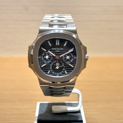 Patek Philippe Nautilus Quantieme Perpetuel - 5740/1G-001 - 40mm - 2022 - Full-Set
