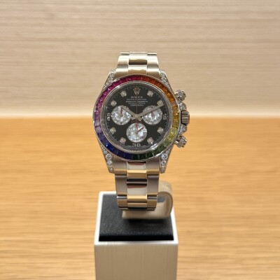 Rolex Cosmograph Daytona Rainbow 40 – Ref. 116599RBOW – White Gold – Rainbow Sapphire Bezel – Oyster Bracelet – Full Set