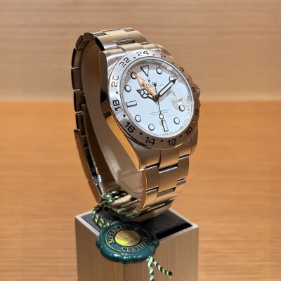 Rolex Explorer II - Ref. 226570 - 2025 - Stainless Steel - 42 mm - White Dial