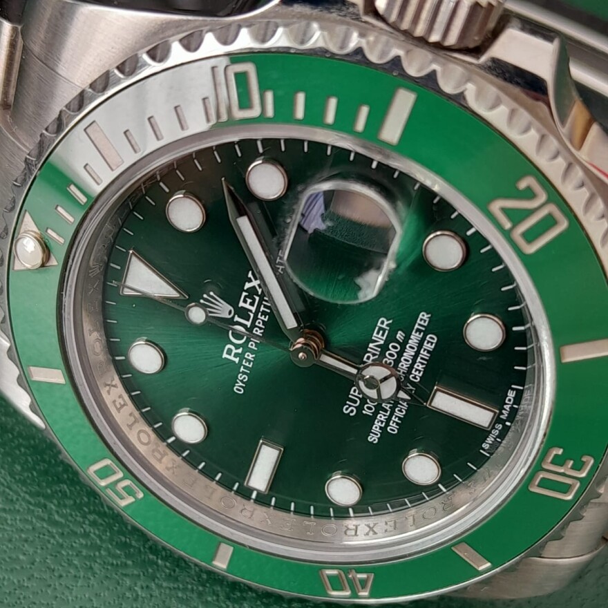 Montre Rolex Submariner Date lunette verte