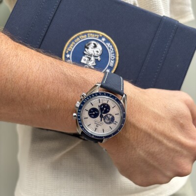 Montre OMEGA Speedmaster Moonwatch Édition Anniversaire Silver Snoopy Award