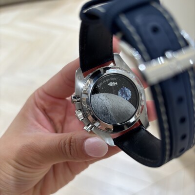 Montre OMEGA Speedmaster Moonwatch Édition Anniversaire Silver Snoopy Award