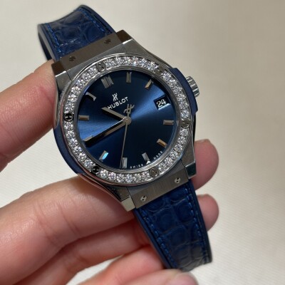 Montre Classic Fusion Titanium Deep Blue Diamonds