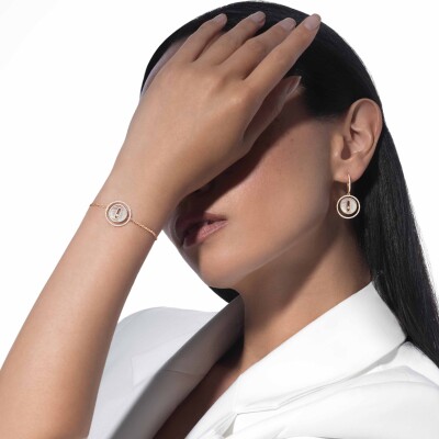 Boucles d'oreilles créoles Messika Lucky Move en or rose, nacre et diamants