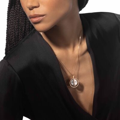 Collier Messika Lucky Move MM en or rose, nacre et diamants