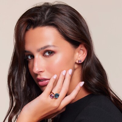 Bague Cesare Pompanon Poppy Blue en or rose et topaze London Blue