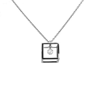 Collier cube en or blanc et diamant suspendu