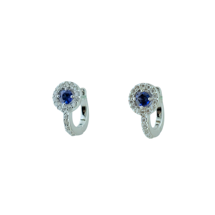 Boucles d'oreilles héritage entourage en or blanc, saphir et diamants