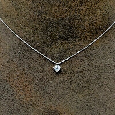 Collier Clairette en or blanc et diamant de 0.45ct