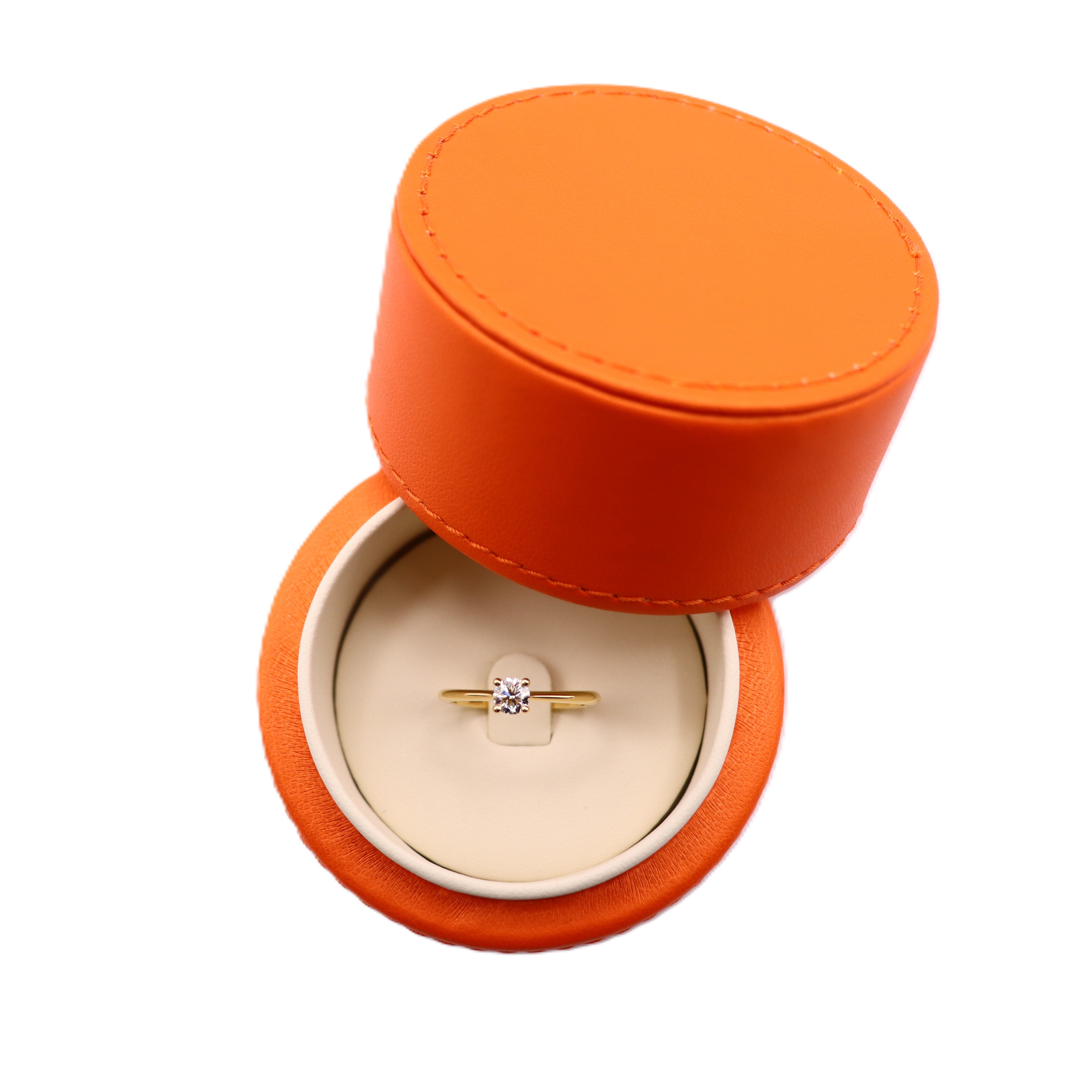 Solitaire Marianne en or jaune et diamant 0.30ct vue 4