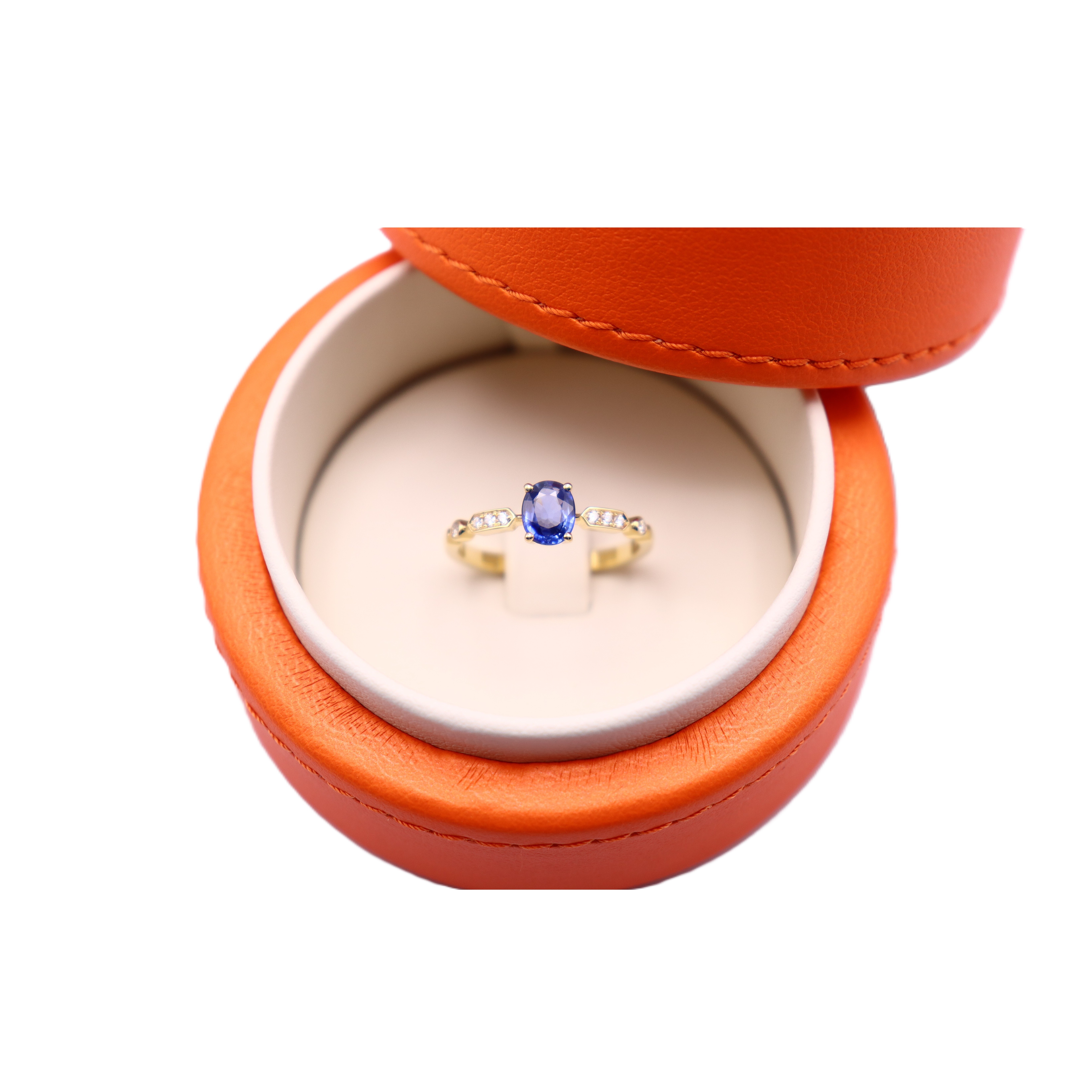 Bague Saphir et diamants en or jaune vue 3