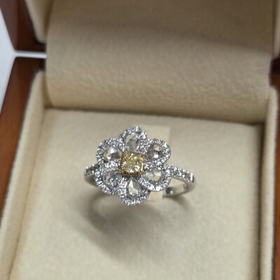 Bague Little Sun en or blanc, diamant jaune et diamants