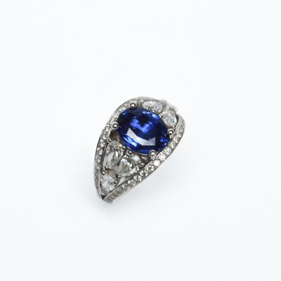 Bague Rullière Bernard "Duchesse" en or blanc, diamants et saphir