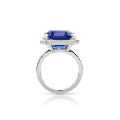 Tanzanite and Diamonds Ring