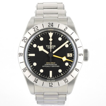 Montre TUDOR Black Bay Pro boîtier en acier 39 mm, bracelet en acier riveté