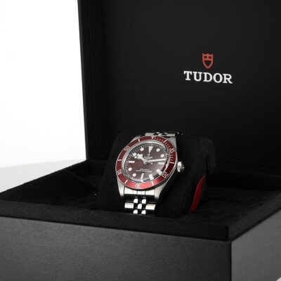 Black Bay 58 "Burgundy"