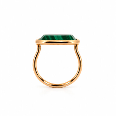 Bague en or jaune et malachite