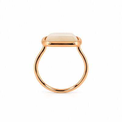 Bague en or rose et nacre