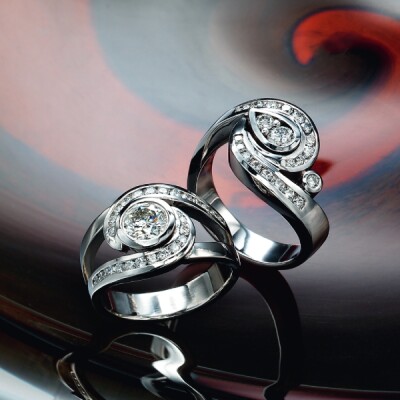 Round brilliant cut Diamond rings