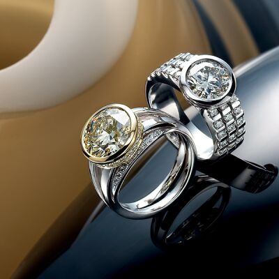 Round brillant cut Diamond rings