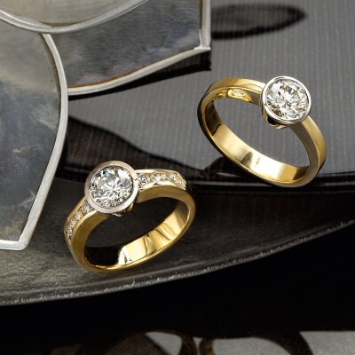 Yellow gold Diamond engagement rings