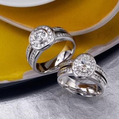 Oval and round brilliant cut Diamond rings