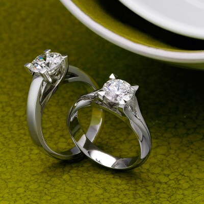 Diamond engagement rings