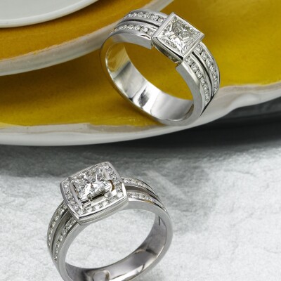 Princess cut Diamond engagement rings