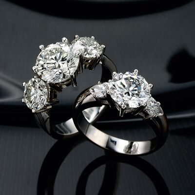 Round brilliant cut Diamond rings