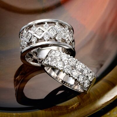 Round brilliant cut Diamond rings