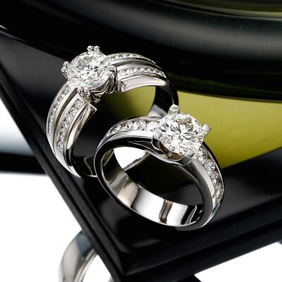 Diamond engagement rings