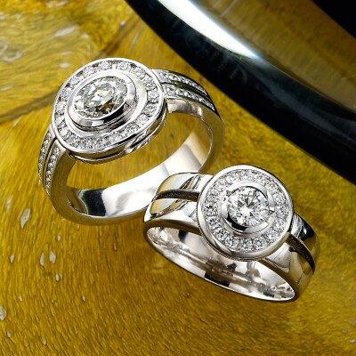 Round brilliant cut Diamond rings