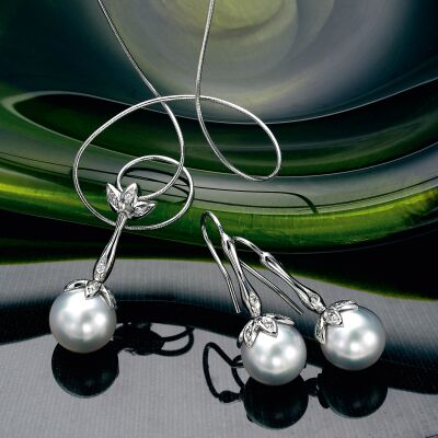 South Sea Pearl and Diamond jewellery set