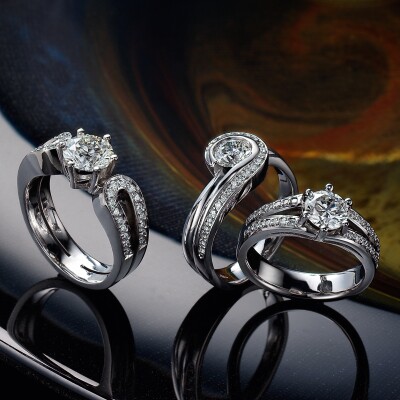 Round brilliant cut Diamond rings