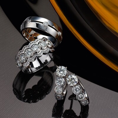 White gold Diamond rings and earrings