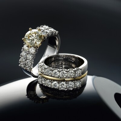 Round brilliant cut Diamond rings