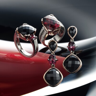 Onyx and Garnet rings and earrings