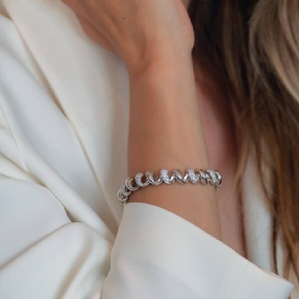 Bracelet Veron Roques Scoubidou en or blanc et diamants