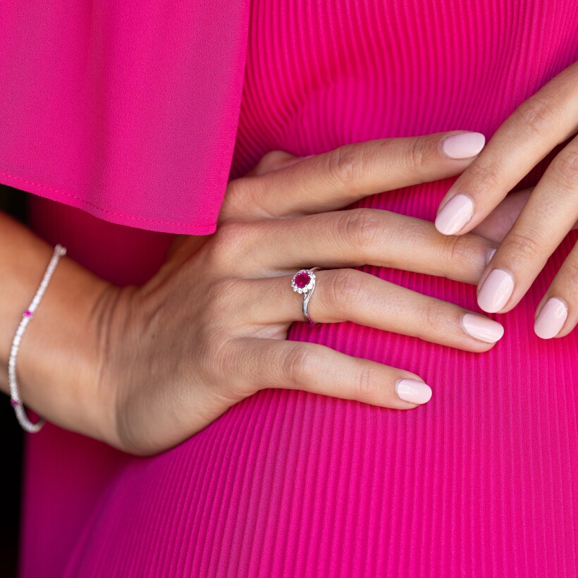 Bague Veron Roques en or blanc, rubis et diamants