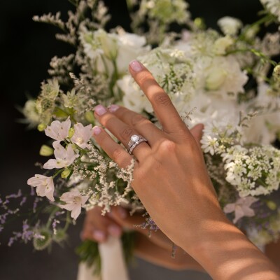 Alliance Veron Roques Romance en or blanc et diamants