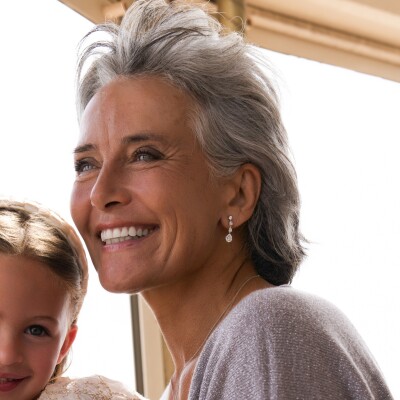 Boucles d'oreilles Veron Roques Impériales en or blanc et diamants