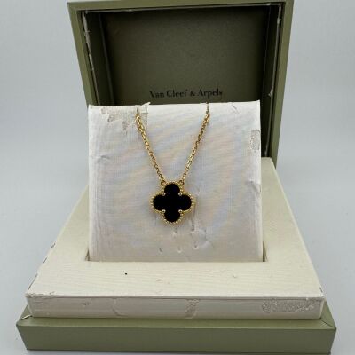 Van Cleef & Arpels Alhambra