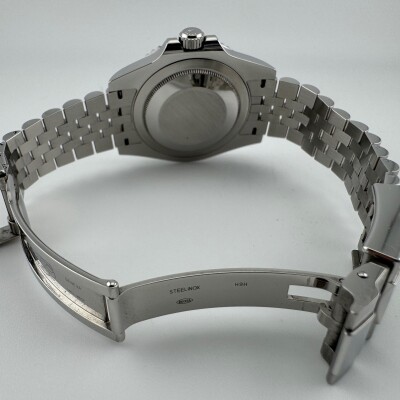 Rolex GMT-Master II "Batgirl"