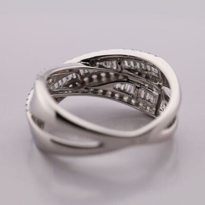 Bague diamants or blanc 750 millièmes forme croisée