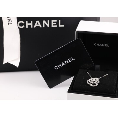 Collier Chanel Camélia
