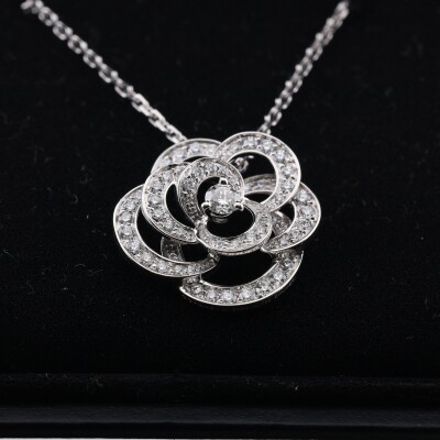 Collier Chanel Camélia